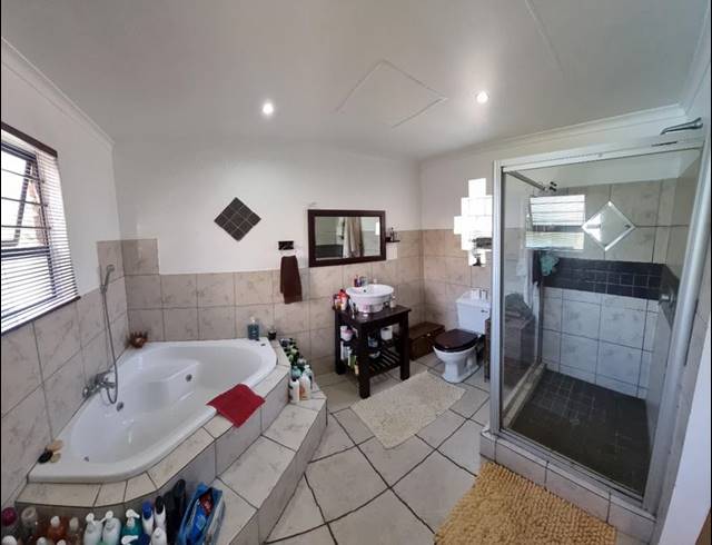 4 BEDROOM HOUSE FOR SALE IN DALPARK EXT 1